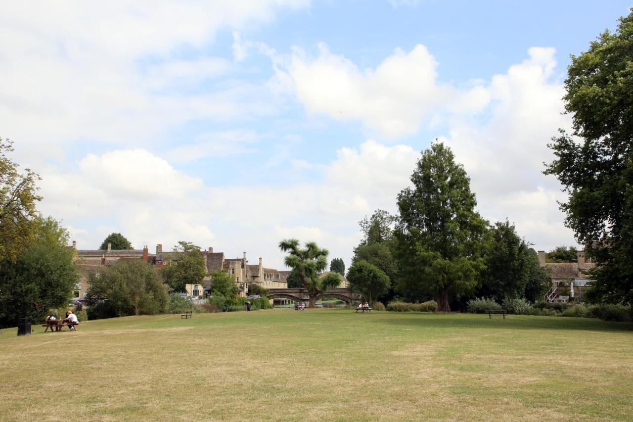 Luxury 3 Bed Apartment In The Heart Of Stamford Bagian luar foto